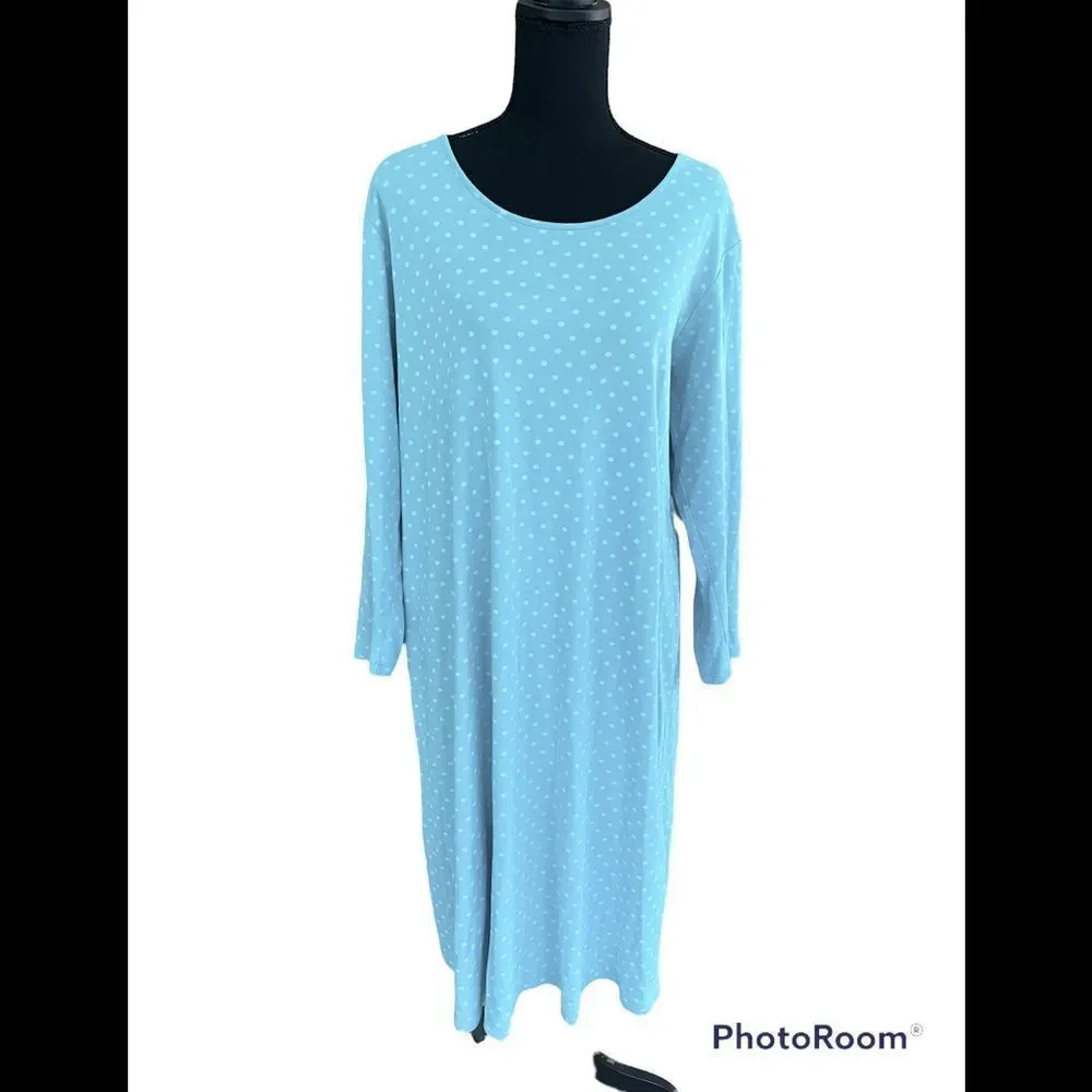 Land’s End polka dot long sleeved sleep shirt/ lounge wear.  Size L